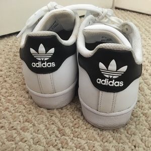 Adidas Sneakers